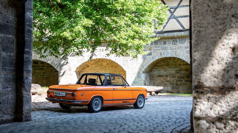 Auch für zahlreiche klassische Fahrzeuge bietet KW mittlerweile (Gewinde-) Fahrwerke an. (Bild: KW automotive)