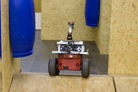 Ein Forschungsschwerpunkt in der Rescue-Robot-Liga ist die Entwicklung innovativer Auswertungsverfahren für komplexe Sensordaten.  (Archiv: Vogel Business Media)