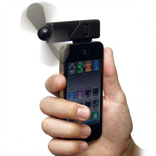 Wenn es mal zu heiß wird, schafft der Ventilator für iPhone und iPod Touch Abhilfe. Bei www.radbag.de kostet der Ventilator 11,95 Euro. (www.radbag.de)
