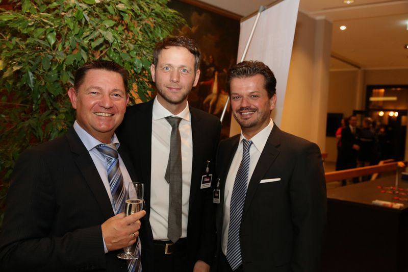 v. l.: Andreas Kunzmann, Lynx, mit Guido Forsthövel und Oliver Barz, BenQ (IT-BUSINESS)