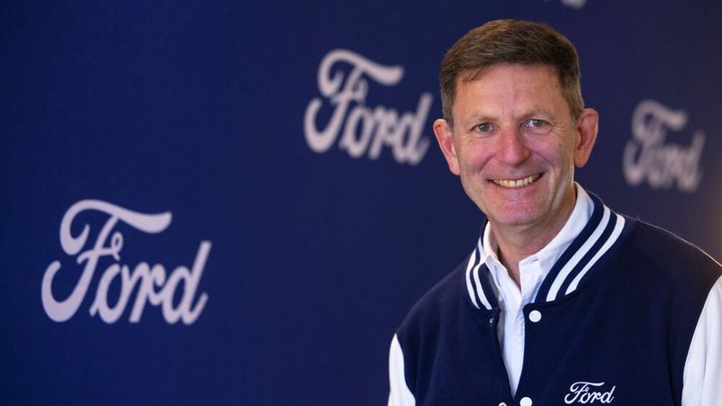 Jörg Ullrich, Director Transformation und Sales Operations bei Ford, will den Pkw-Absatz in diesem Jahr stabilisieren. Neue Pkw-Modelle kommen erst ab 2028.(Bild:  Ford)