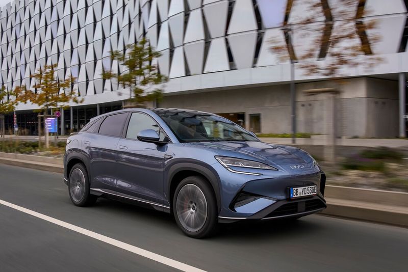 Bei der kurzen Testfahrt um Frankfurt offenbarte der Sealion 7 wenige Schwächen. (Bild: BYD)