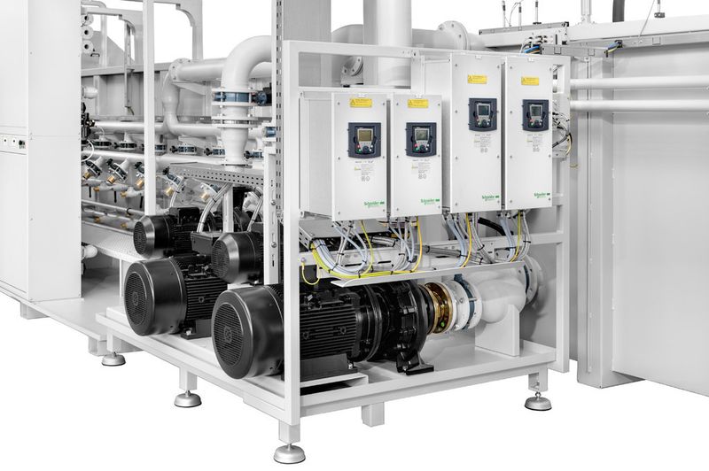 Alle Nieder- oder Hochdruckpumpen der Reinigungsanlage werden bedarfsgerecht mit Frequenzumrichter betrieben und weisen einen sehr hohen Wirkungsgrad auf. (Bild: Knoll)
