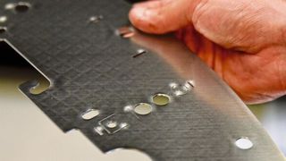 Bauteile wir dieses gehören zum Portfolio der Ulrich Oppliger AG. Zur qualitätsgerechten Ausführung gehört dabei auch die Gratentfernung. (Bild: Oppliger)