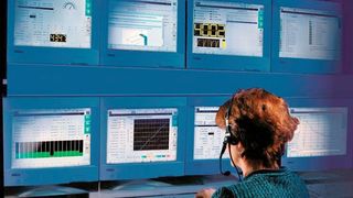 Teleservice ermöglicht Maschinenherstellern, beim Kunden auf Maschinendaten zuzugreifen, ohne selbst vor Ort zu sein. Voraussetzung ist eine offene Steuerungstechnik.  (Bild: Trumpf)