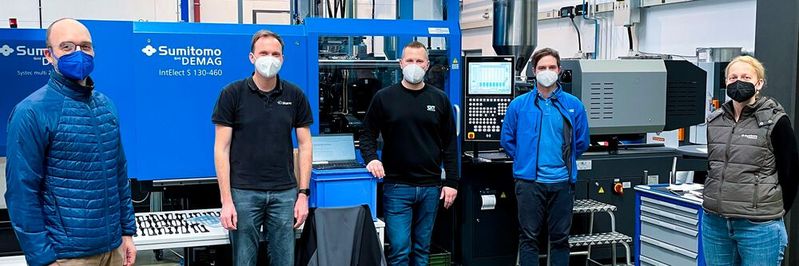 Das 'Darwin'-Team: LTR Dr. Thorsten Thümen von Sumitomo (SHI) Demag, Felix Georg Müller von Plus 10, Christoph Mussauer vom SKZ, Marco Fischer und Melanie Rohde von Sumitomo (SHI) Demag (von links nach rechts).(Bild:  Sumitomo (SHI) Demag)