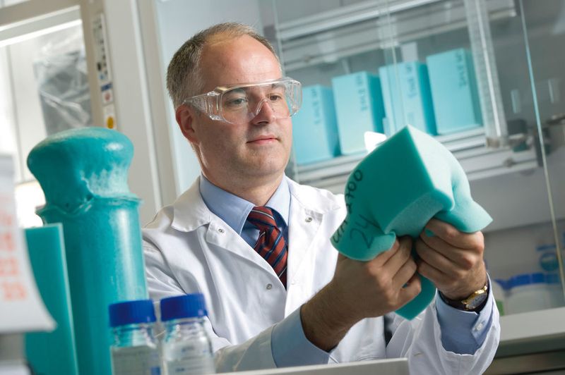 Covestro achieved the key scientific breakthrough: A team under researcher Dr. Christoph Guertler discovered the right catalyst to enable the use of CO2 for plastics production. (Covestro)