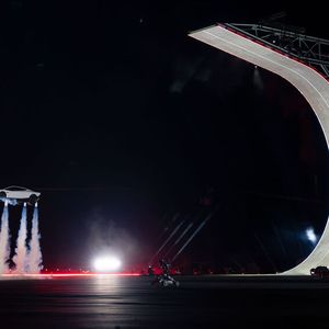 Nur fliegen ist schöner.(Bild:  Tesla)
