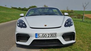 Der Porsche  718 Spyder ist gemeinsam mit dem Cayman GT4 die jüngste Variante des Boxsters. (Bild: Schreiner/»kfz-betrieb«)