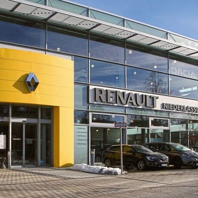 Pin By Alfonso Gomez On Http Tatjanaalic14 Wixsite Com Mystore Shop Tatjana Alic Classic Cars Renault Vintage Cars