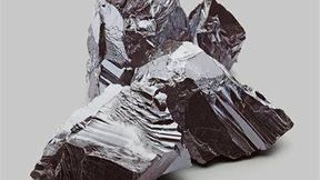 Ohne Lithium gibt es laut Experten keine Energiewende. Doch das meiste davon muss aus Asien importiert werden. Nun hat die EU-Kommission aber zwei Lithium-Abbauprojekte in Ostdeutschland als strategisch wichtig für Europa eingestuft. Lesen Sie hier, was das bedeutet ... (Bild: Mineralshow)