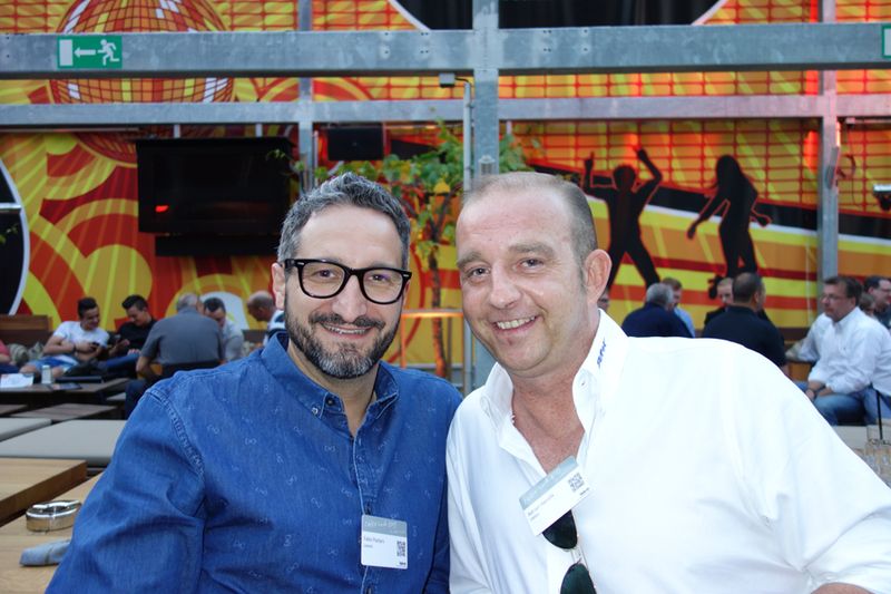Fabio Pastars (l.), Levitech, mit Adrian Hanslik, Tarox (Bild: IT-BUSINESS)