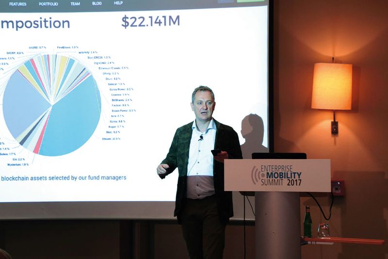 Andrei Martchouk erläuterte, warum Blockchain nicht nur Hype ist sondern Geschäftsprozesse revolutioniert. (Bild: Vogel IT-Akademie)