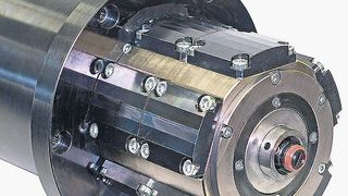 Die Vorteile hydrostatischer Komponenten, wie diese hydrostatische Innenschleifspindel HSK 32 C, bleiben auch bei hohen und höchsten Drehzahlen bestehen. (Hyprostatik Schönfeld)