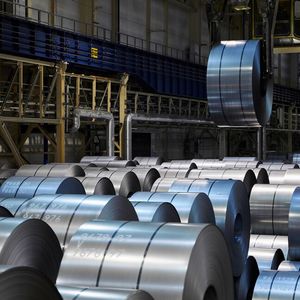 Im Projekt „MaterialLoop“ entstanden bisher sechs Stahlcoils mit einem Material-Loop-Sekundäranteil von etwa zwölf Prozent.(Bild:  AUDI AG)