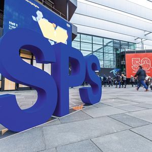 Die SPS, internationale Fachmesse für industrielle Automation, bringt Entscheider, Entwickler und Visionäre der Branche aus aller Welt zusammen.(Bild:  Mesago / Arturo Rivas)