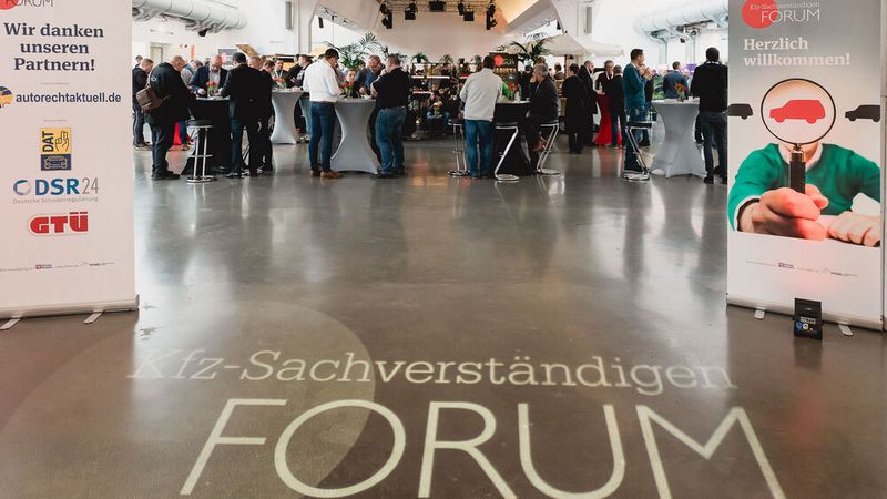 Das Kfz-Sachverständigen Forum ist längst etabliert und hat sich zu einem Muss für Sachverständige entwickelt, berichteten einige Teilnehmer. (Bild: Stefan Bausewein)