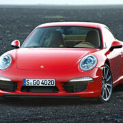 Kompakter und aggressiver: Der neue Porsche 911 ist einer der Stars der diesjährigen Frankfurter IAA. (Porsche)