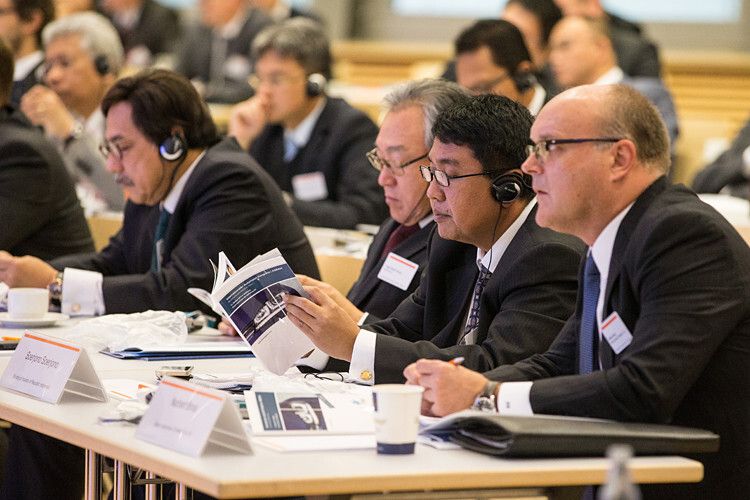 Die Kongressteilnehmer erfuhren beispielsweise, dass die ASEAN-Märkte derzeit noch von japanischen Herstellern und Zulieferern dominiert seien; sich in Zukunft aber westliche Zulieferer stärker engagieren sollten, um sich so eigene Chancen zu eröffnen. (Foto: Wolfsburg AG / Roland Hermstein)