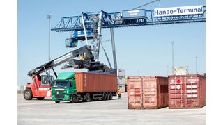 Auch im Magdeburger Hafen werden in der Zukunft Automatisierungslösungen Einzug halten. (Bild: Fraunhofer IFF)