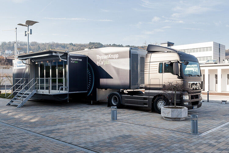 Vor Ort: der Thyssen Showtruck zum InCar plus-Projekt (Foto: Stefan Bausewein)