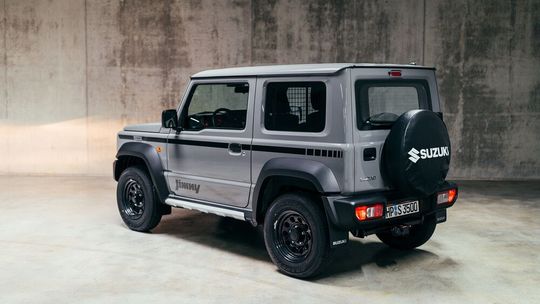 Die 32.340 Euro teure „Horizon“-Edition ist immer in Grau lackiert.(Bild:  Suzuki)