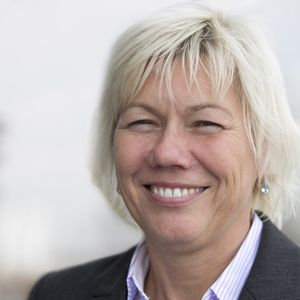 „Der Zubau im ersten Halbjahr liegt an Land mit 80 Megawatt oder etwa 8 % über dem Wert des Vergleichszeitraums 2012“, skizziert BWE-Präsidentin Sylvia Pilarsky-Grosch.