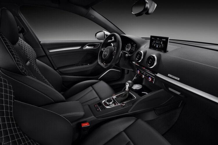 Sportsitze dürfen bei einem so dynamisch ausgelegten Fahrzeug nicht fehlen. (Foto: Audi)