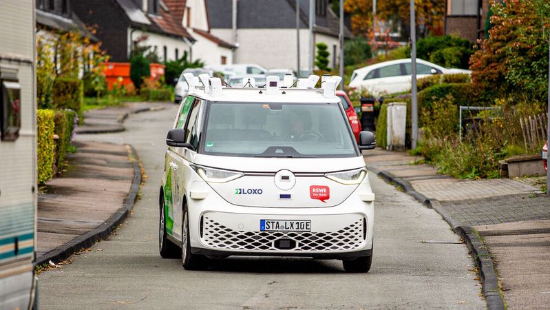 Der Rewe-Lieferwagen in Bochum.(Bild:  Achim Bachhausen, REWE Group, Köln)