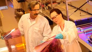 Bild 1: In der „Solarfabrik der Zukunft“ am HI ERN werden druckbare organische Solarmodule erforscht.  (Bild: EnCN/Kurt Fuchs)