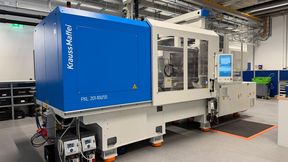 Die gemeinsam mit MD Elektronik entwickelte, vollelektrische Spritzgießmaschine PXL 201-100/55 Silcoset ermöglicht laut Krauss-Maffein nun die flexible Verarbeitung von Thermoplasten (PBT) und Flüssigsilikon (LSR) auf einer Plattform. Hier mehr dazu ... (Bild: Krauss-Maffei)