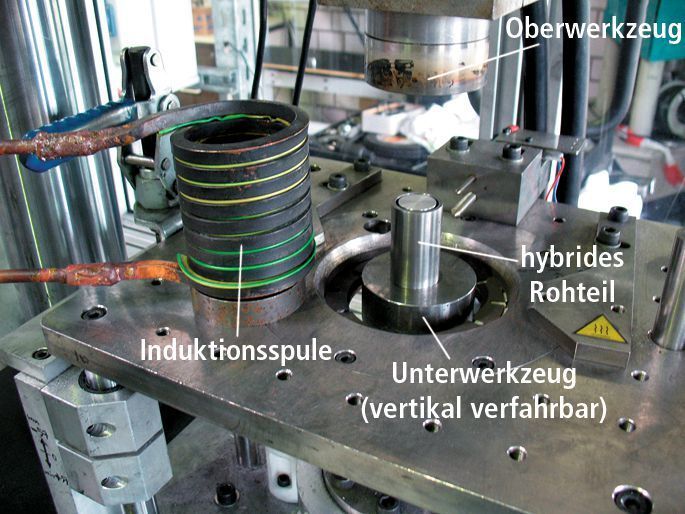 Werkzeug mit Erwärmungsvorrichtung.  Bilder: IFUM (Archiv: Vogel Business Media)