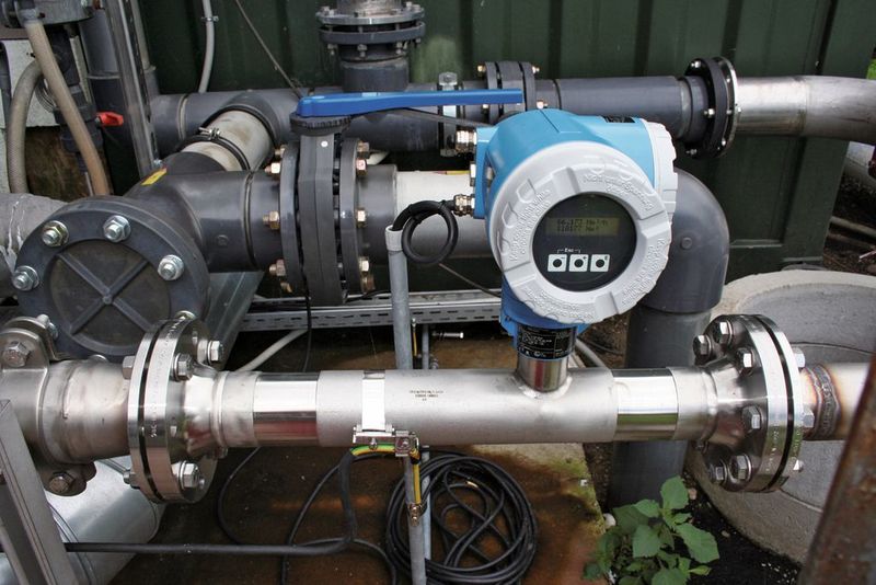 In die Steuerungstechnik wurde zusätzliche Sensorik integriert. Die Druckmessaufnehmer sowie Füllstands- und Durchflussmessgeräte konnten über das vorhandene Profibus-System in die Automatisierungstechnik eingebunden werden.  (Bild: GDC Consulting)