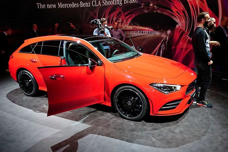 Spitzenmotorisierung des Shooting Brake wird der 165 kW/225 PS starke 2,0-Liter-Vierzylinder CLA 250 mit 350 Newtonmetern und 7-Gang Doppelkupplungsgetriebe sein. (Sven Prawitz/Automobil Industrie)