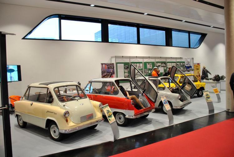 Eine weitere: die des erfolglosen Zündapp Janus. Dabei war war Konzept das, was man heute innovativ nennt. (Dominsky)