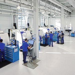 2022 erweiterte Mikron Tool seine Produktionsstätte am Standort Agno um weitere 1000 Quadratmeter auf über 3500 Quadratmeter. Das Unternehmen investierte in höhere Produktionskapazitäten und neuste Technologien.(Bild:  Mikron Tool)