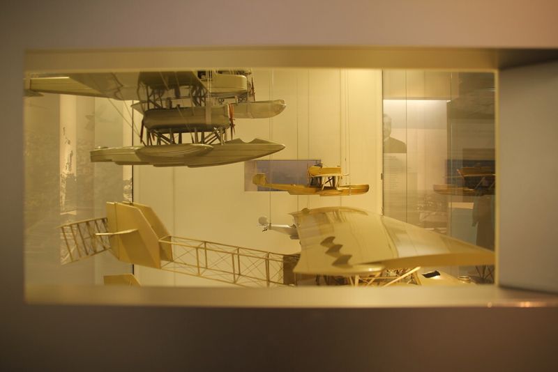 Impressionen in und rund ums Dornier-Museum zu Friedrichshafen....Von Alpha-Jet (fast) bis Zeppelin... (Königsreuther)