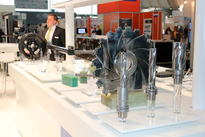 Und weiter geht der Rundgang durch die Hallen der Composites Europe 2015... (Bild: Königsreuther)