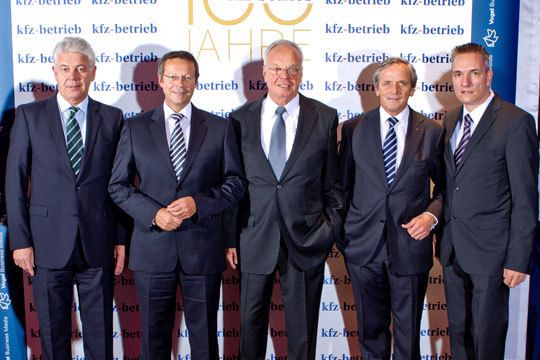 Werner Frey (Hyundai), Michael-Julius Renz (Audi AG), Volker Lange (VDIK), Jens Becker (Emil Frey), Wolfgang Michel (Vogel Business Media) (Archiv: Vogel Business Media)