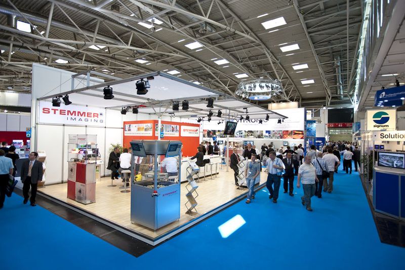 Die Automatica 2012, nimmt sich der Herausforderung einer automatisierten Fertigung von Leichtbauteilen aus Faserverbundwerkstoffen an.  (Bild: Messe München)