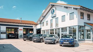 Das Autohaus Taubenberger in Bad Tölz bietet Kunden zusammen mit dem Münchener Start-up-Unternehmen Xolvis einen durchgängig digitalen Service- und Paymentprozess an.  (Bild: Autohaus Taubenberger)