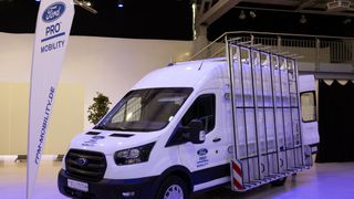 Ford will durch den neuen Mobilitätsservice „Ford Pro Mobility“ Gewerbekunden mit Spezialfahrzeugen flächendeckend in Deutschland mobil halten. (Bild: Marc Bauer - dieLichtBUILDER Klamann & Bauer Fotografie GbR)