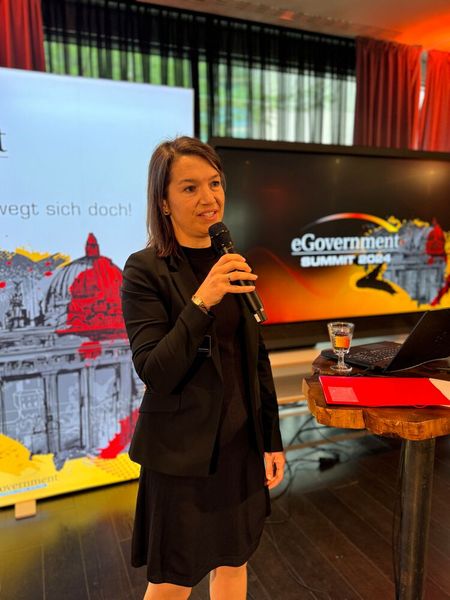 Auch in den Bundesländern setzt man sich mit den Chancen und Herausforderungen der Künstlichen Intelligenz auseinander, davon berichtete Elena Yorgova-Ramanauskas, Staatssekretärin und CIO, Ministerium für Wirtschaft, Innovation, Digitales und Energie des  Saarlandes. (©Vogel IT-Akademie)