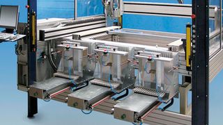 Die Bedienung der CNC-Fräsmaschine von zwei Seiten ist möglich.  Bild: Knickmeier (Archiv: Vogel Business Media)