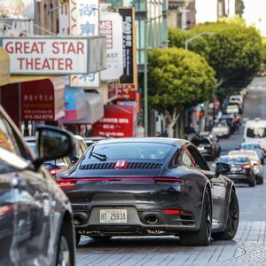 Diesmal sind so viele Autos und mit ihnen so viele Techniker im Tross, dass die Porsche-Mannschaft gleich zwei Hotels buchen musste.(Bild:  Porsche)