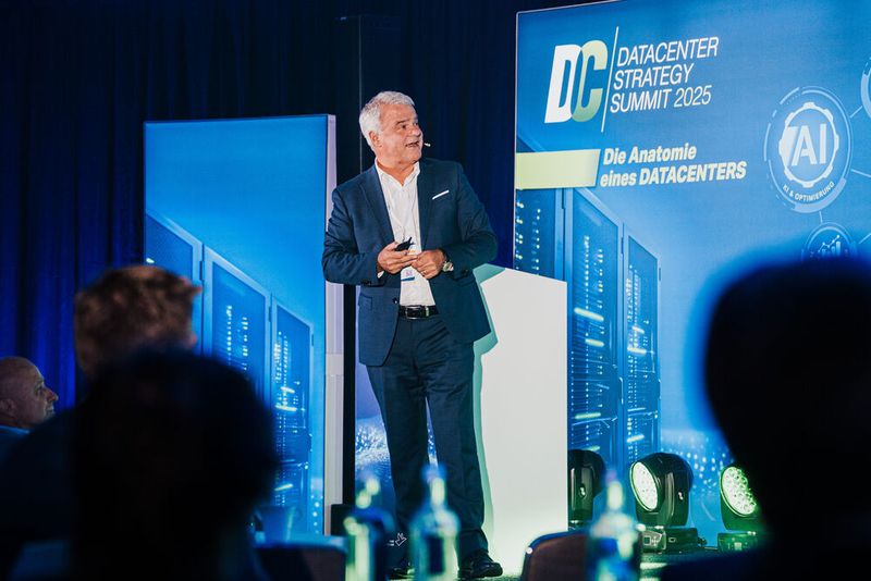 … Prof. Adrian Altenburger, Professor am Institut für Gebäudetechnik & Energie der Hochschule Luzern, … (Bild: Vogel IT-Akademie)