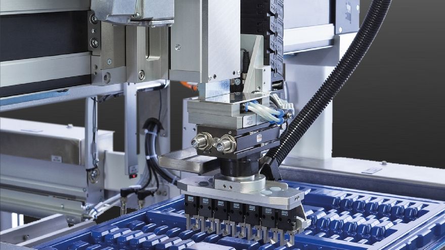 Bestueckungsautomat_Detail4_0746-01_frei_min ()