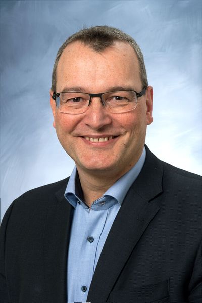 PIAE Congress Director Thomas Drescher, Head of Pre-Development and Vehicle Evaluation in the Floor System at VW, emphasizes the importance of holistic recycling for plastics: 