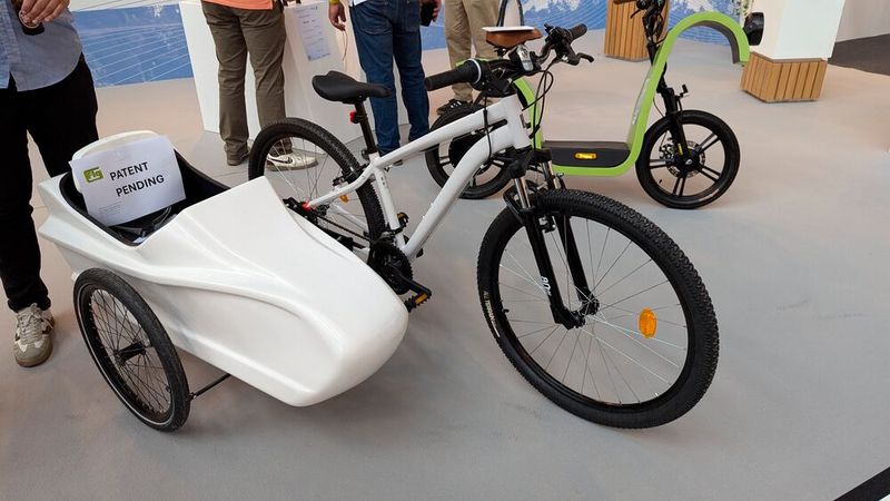 Wer sagt eigentlich, dass es Beiwagen nur bei Motorrädern gibt bzw. geben sollte? (Bild: Dominsky – VCG)