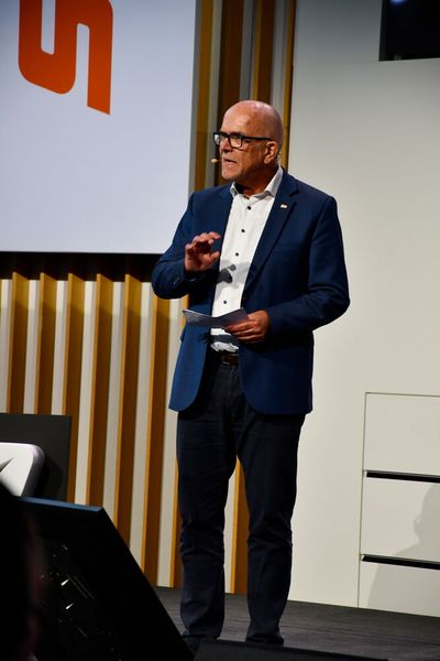 Als Senior Vice President Product-Portfoliomanagement bei Stihl war es Thomas Elsner vorbehalten, die ersten Essentials der neuen Allpro-Akkuinitiative zu verkünden. (Bild: Maienschein)